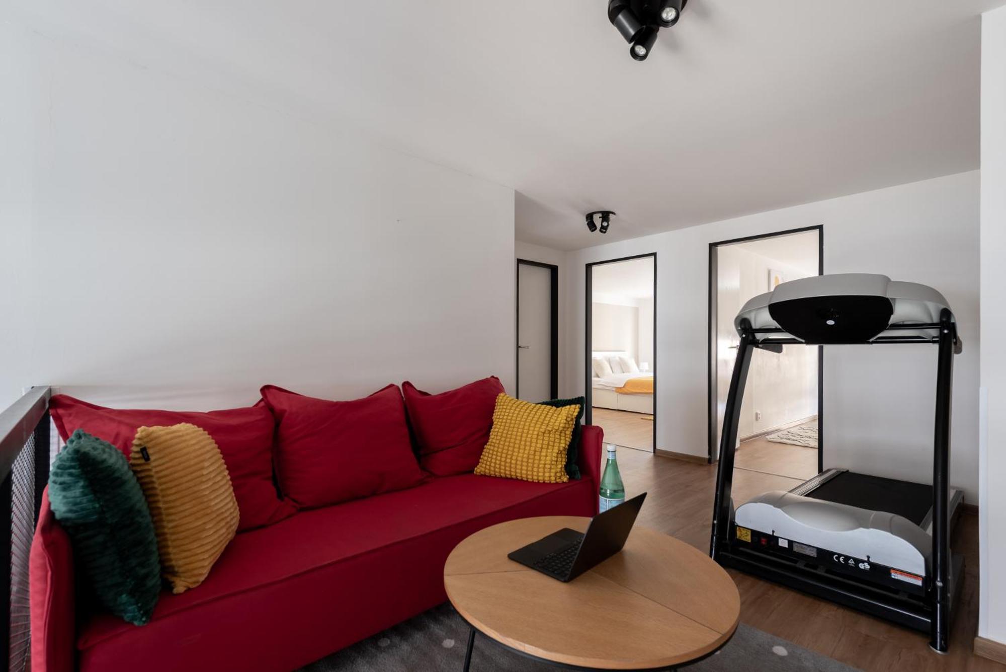 Spacious Apartments Near Karlin Square Prague Exterior photo