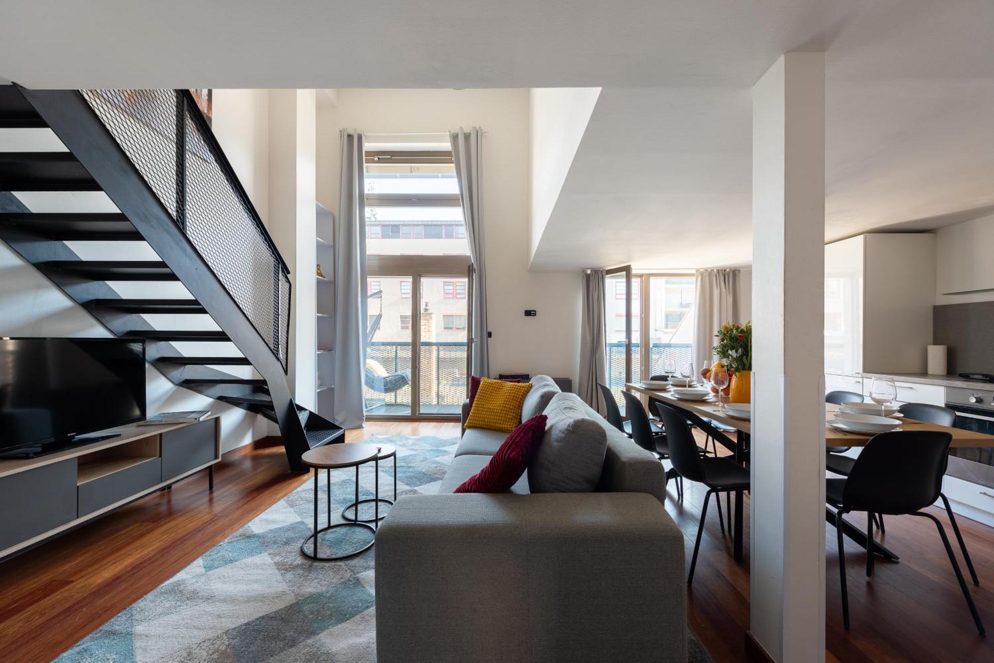Spacious Apartments Near Karlin Square Prague Exterior photo